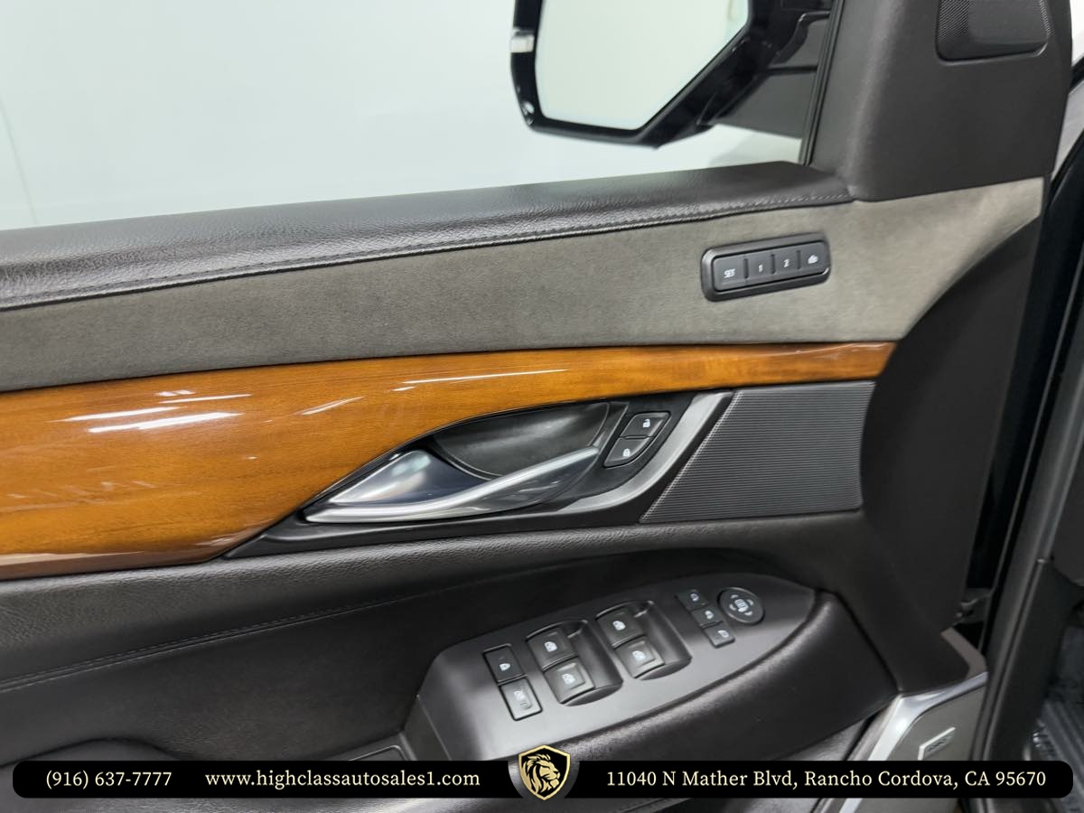 Vehicle image 14 of 47