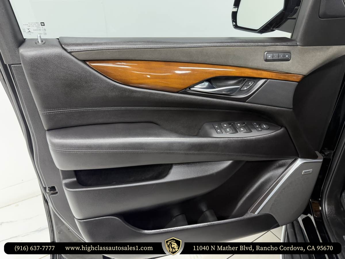 Vehicle image 13 of 47