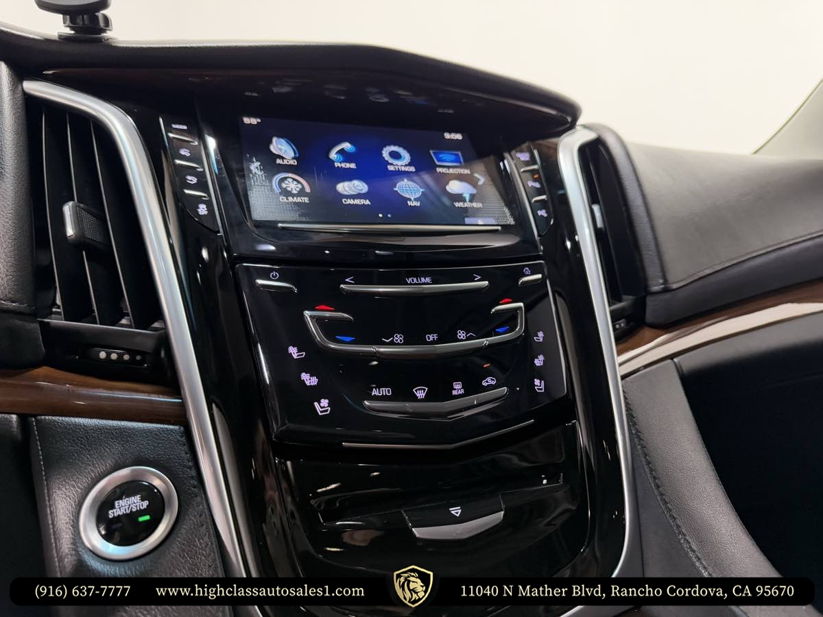 Vehicle image 32 of 47