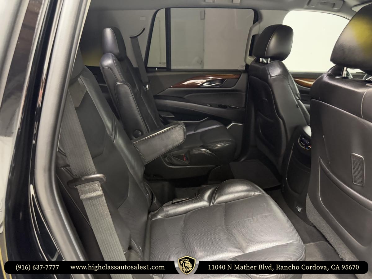Vehicle image 28 of 47