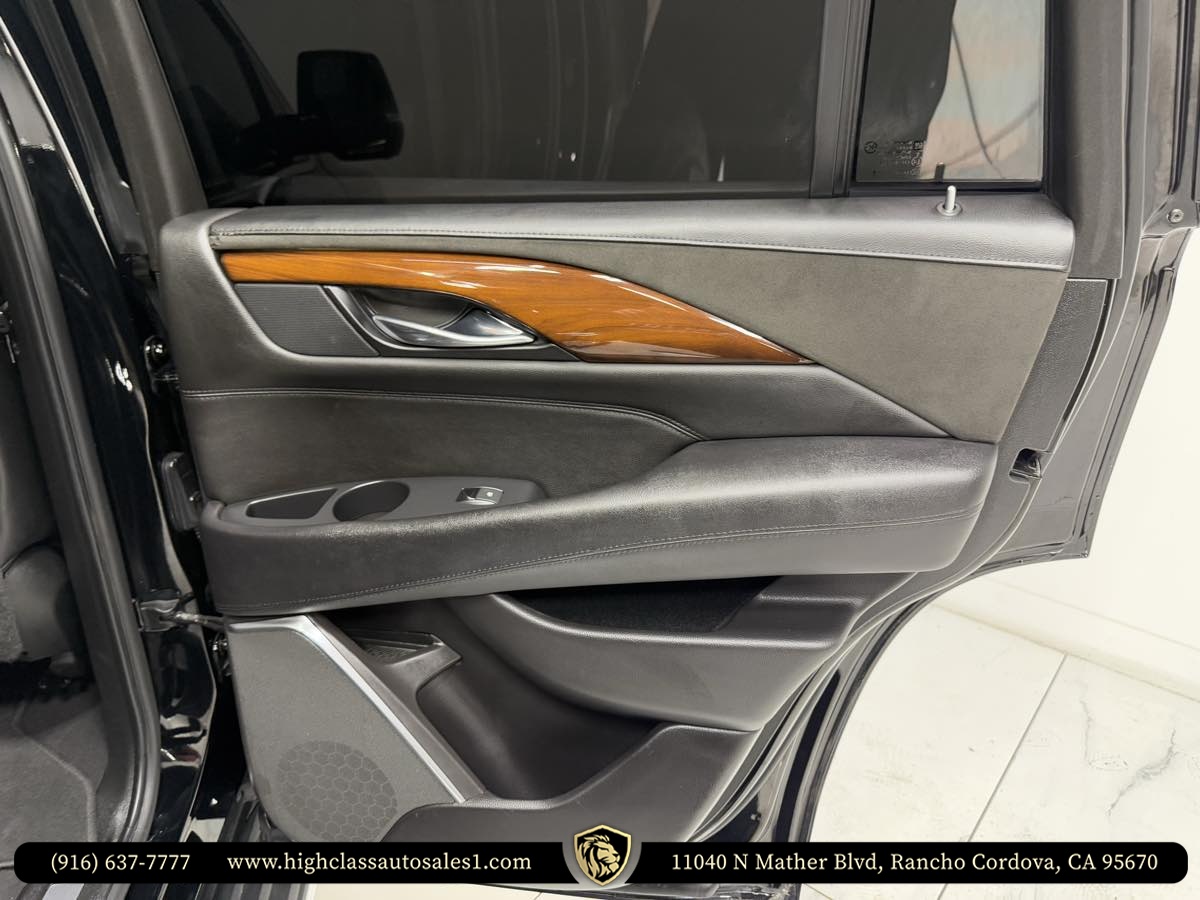Vehicle image 26 of 47