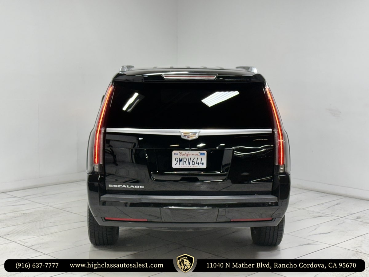 Vehicle image 10 of 47