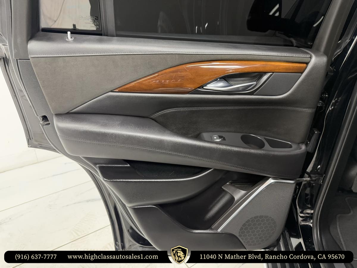 Vehicle image 22 of 47