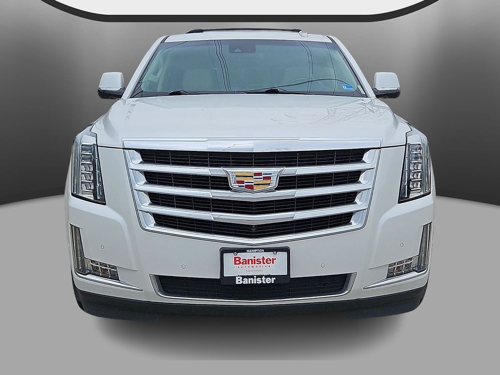 2019 Cadillac Escalade Luxury Image 2 of 30