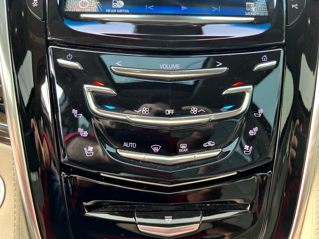 Vehicle image 33 of 34