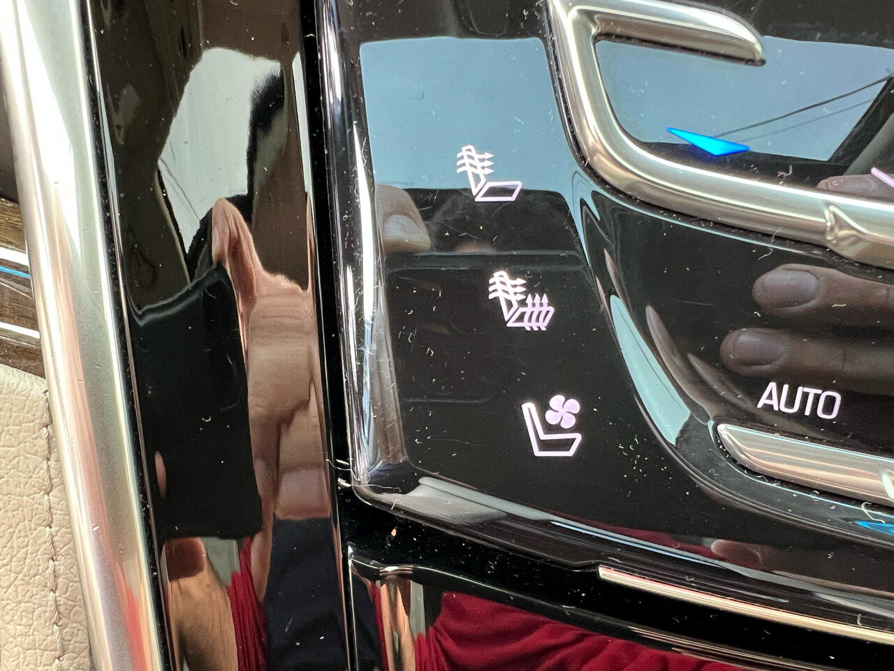 Vehicle image 23 of 34