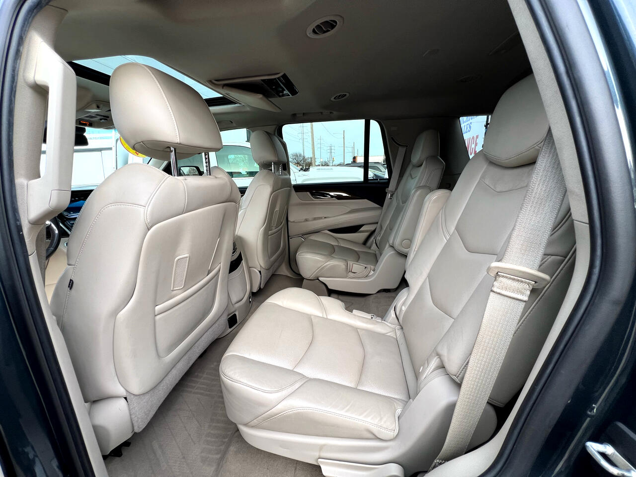 Vehicle image 11 of 34