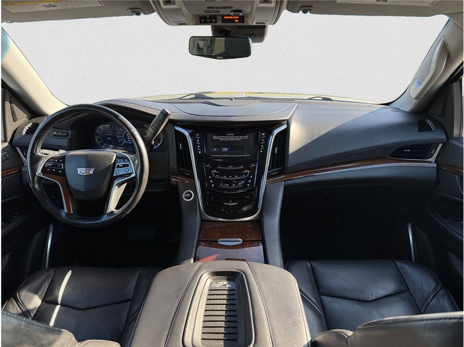Vehicle image 16 of 25