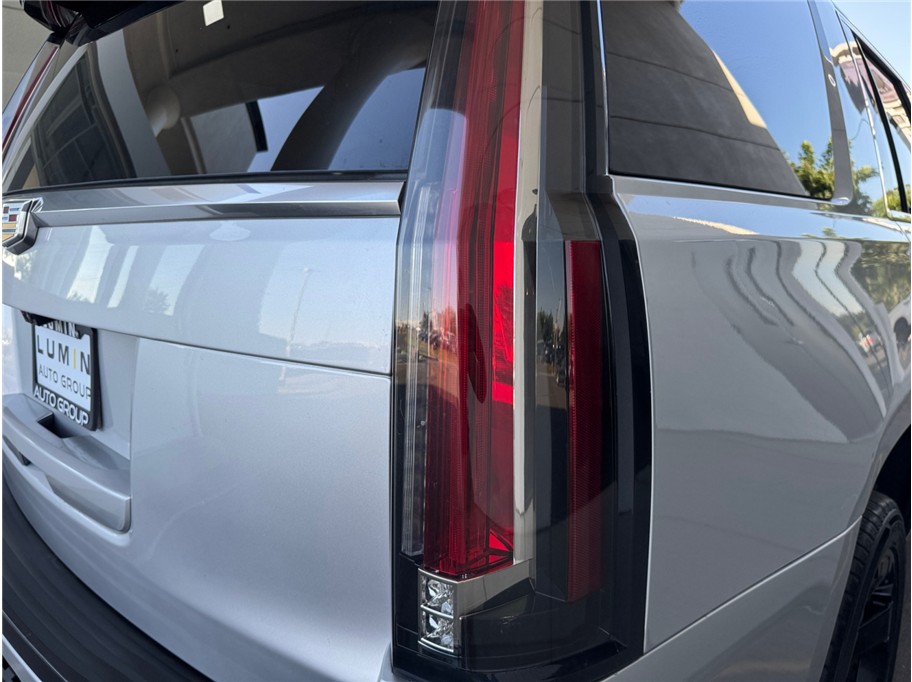Vehicle image 12 of 25