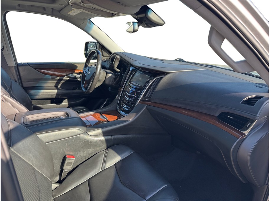 Vehicle image 24 of 25