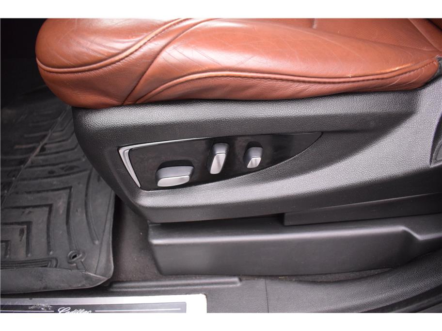 Vehicle image 21 of 46
