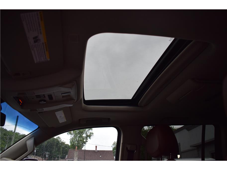 Vehicle image 31 of 46