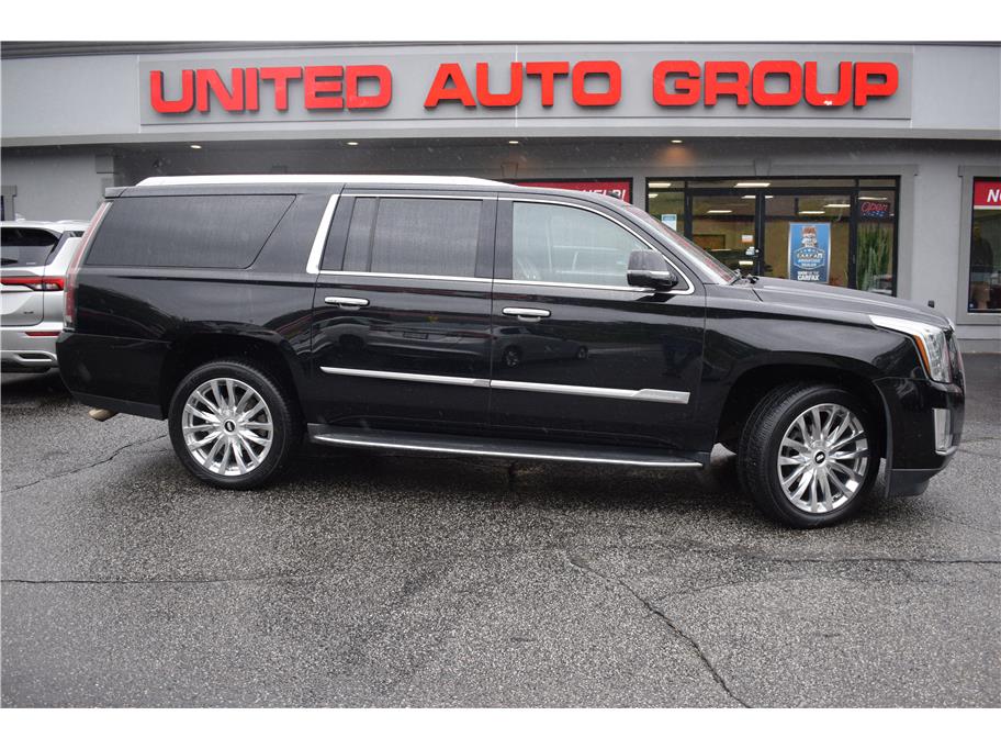 Vehicle image 4 of 46