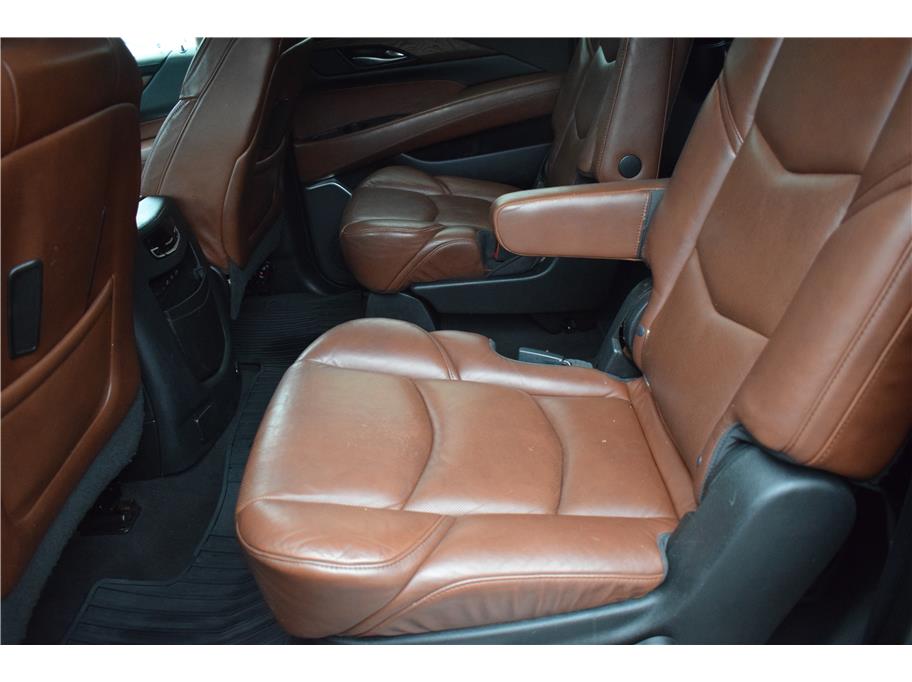 Vehicle image 24 of 46