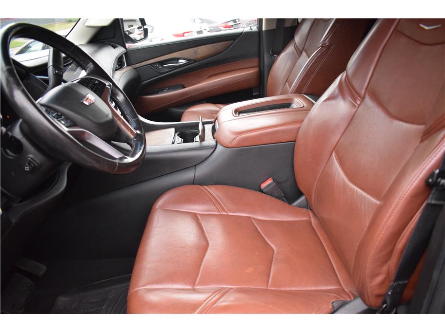 Vehicle image 22 of 46