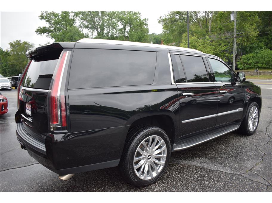 Vehicle image 8 of 46