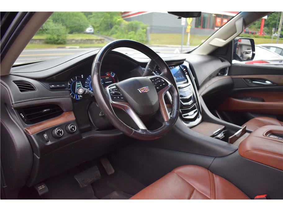 Vehicle image 19 of 46