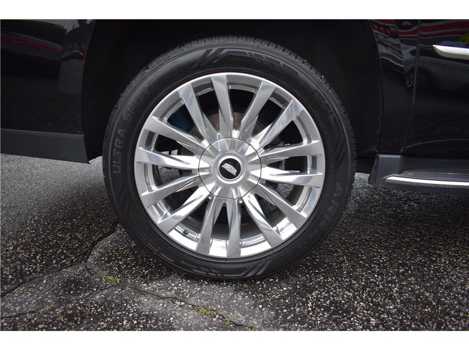 Vehicle image 34 of 46