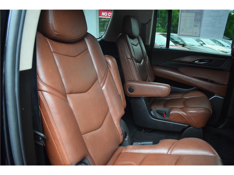 Vehicle image 29 of 46
