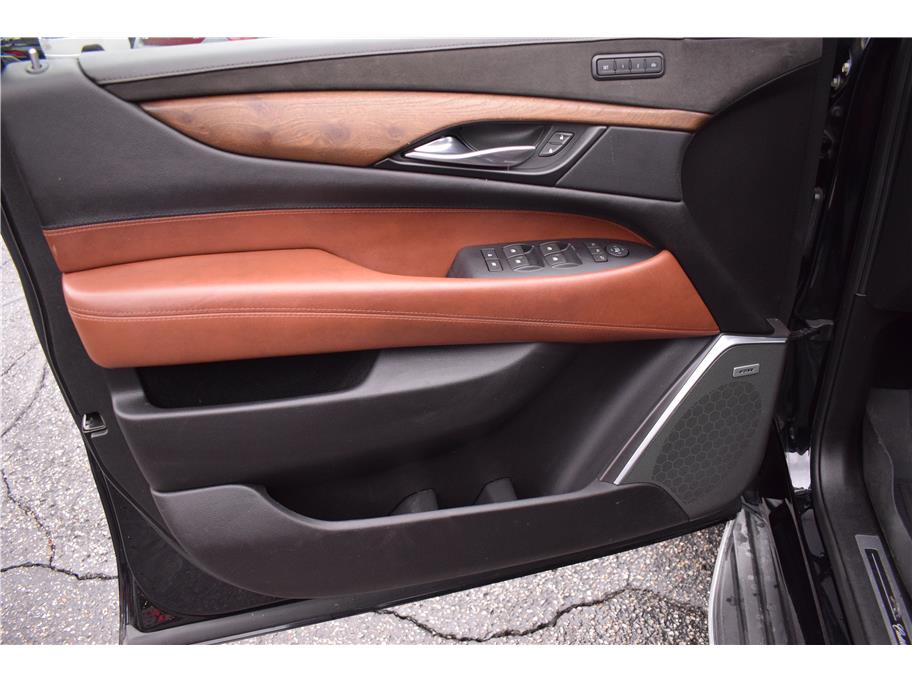 Vehicle image 20 of 46