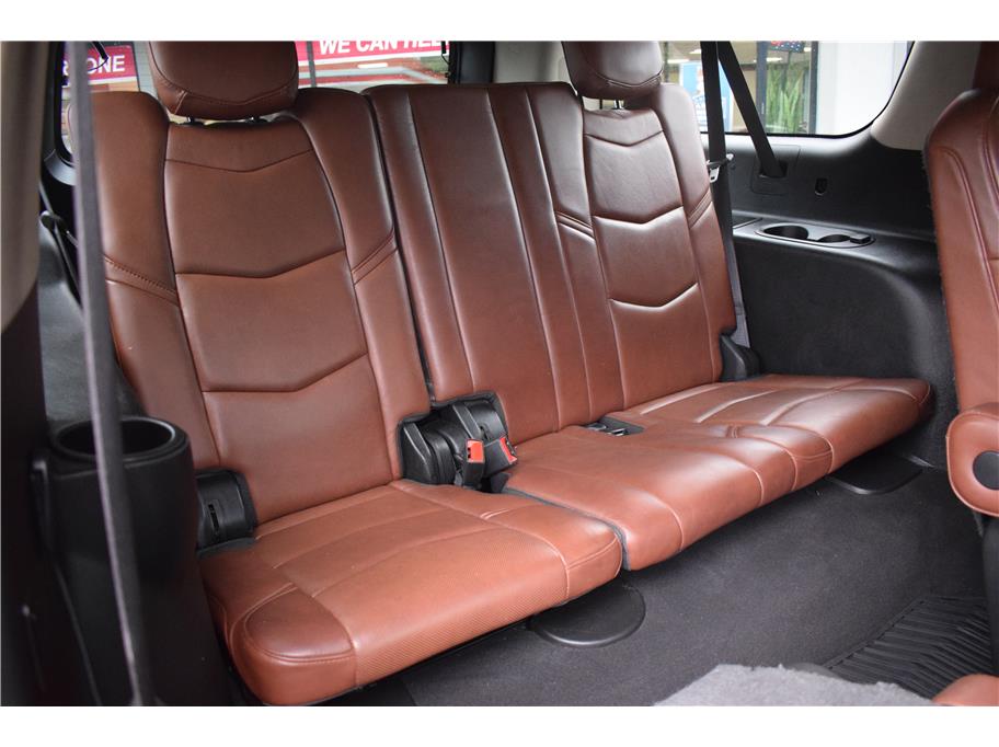 Vehicle image 27 of 46