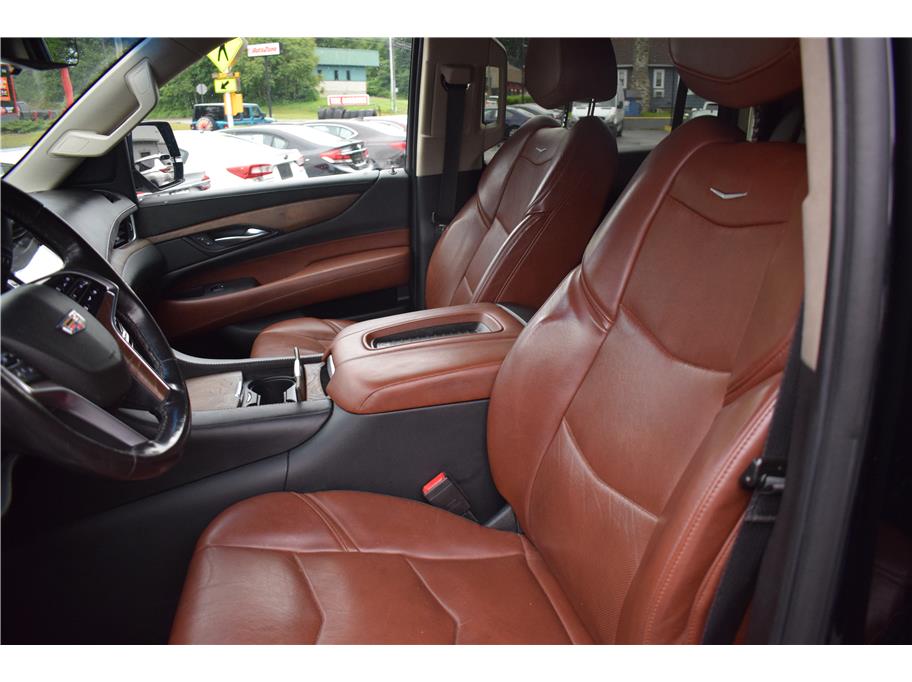 Vehicle image 23 of 46