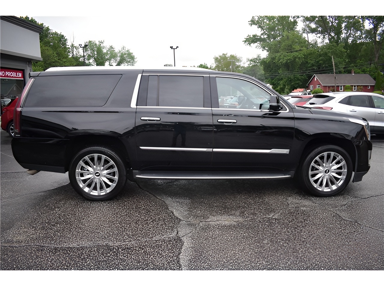 Vehicle image 41 of 46