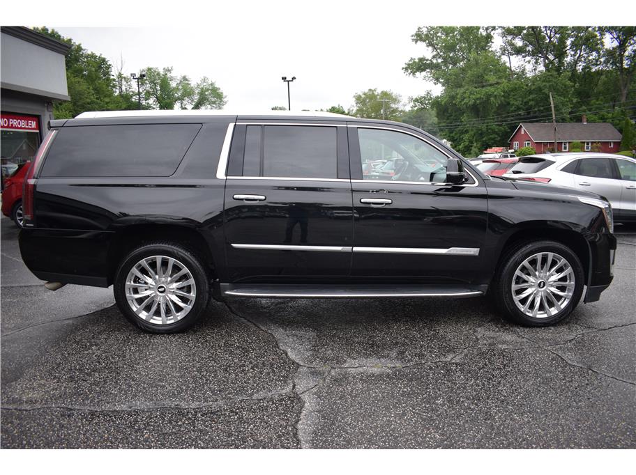 Vehicle image 6 of 46