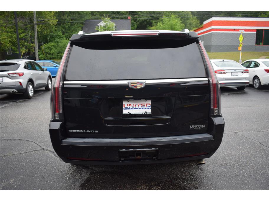 Vehicle image 13 of 46