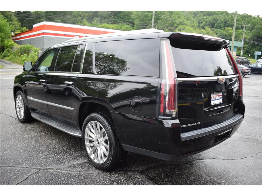 Vehicle image 9 of 46