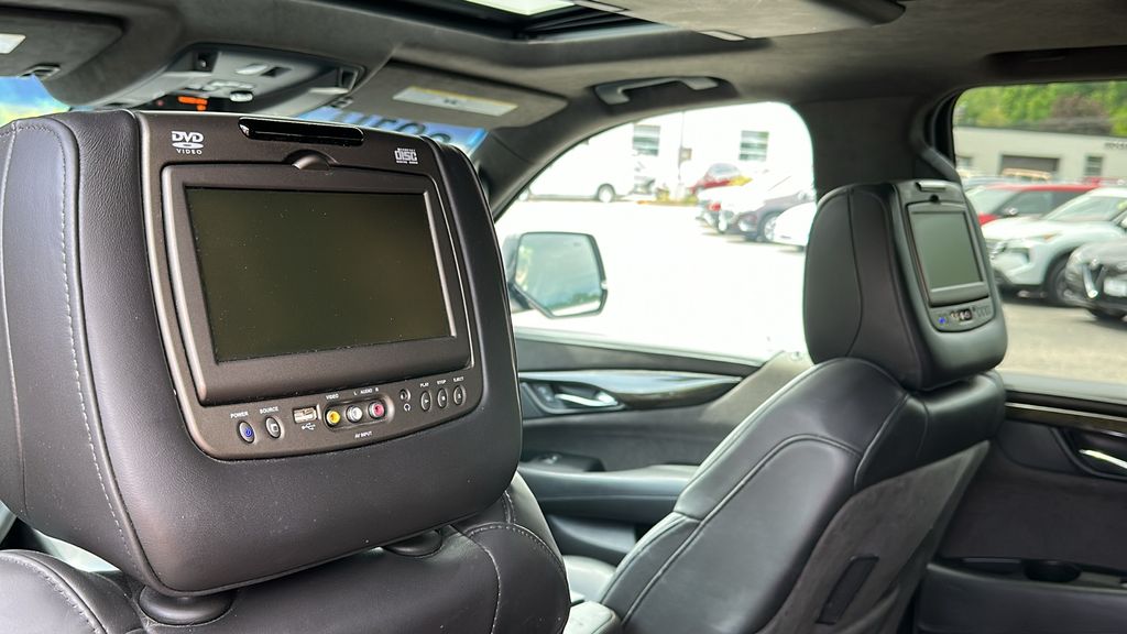 Vehicle image 24 of 28