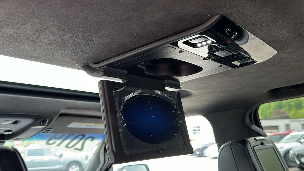 Vehicle image 25 of 28