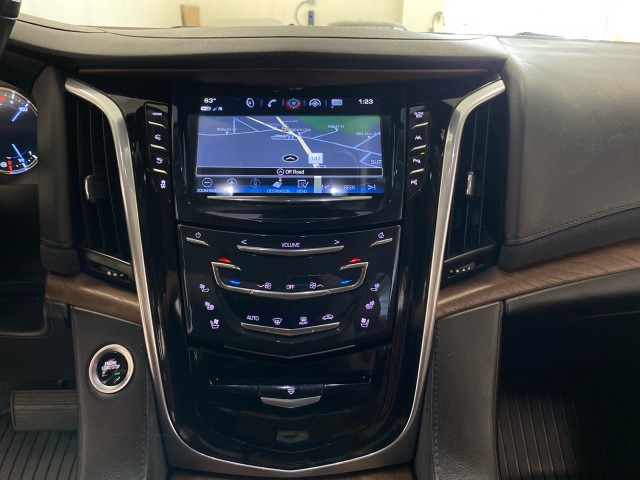 Vehicle image 23 of 24