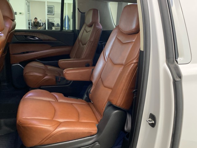 Vehicle image 9 of 24
