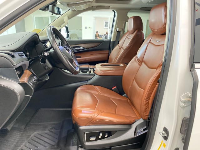 Vehicle image 15 of 24