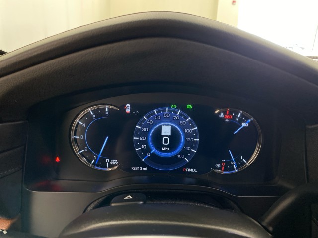 Vehicle image 21 of 24