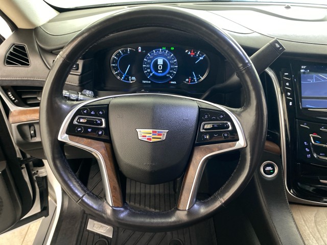 Vehicle image 18 of 24