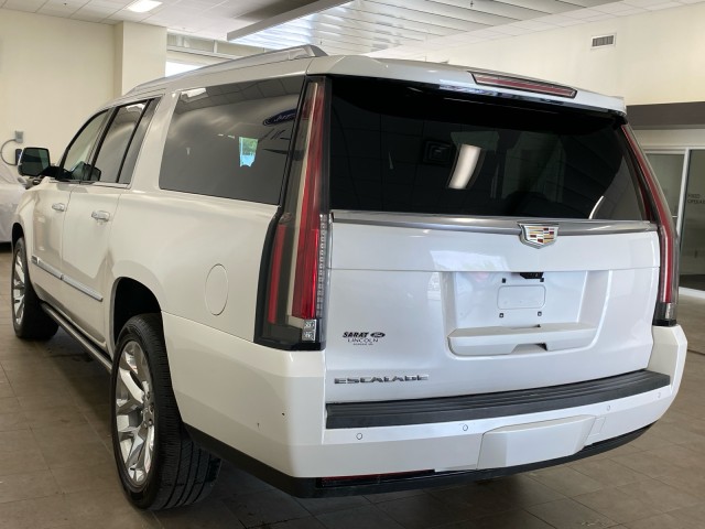 Vehicle image 6 of 24