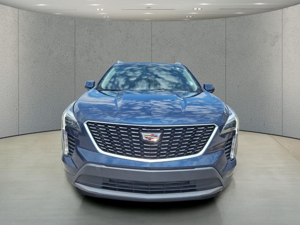 2019 Cadillac XT4 Luxury Image 3 of 33