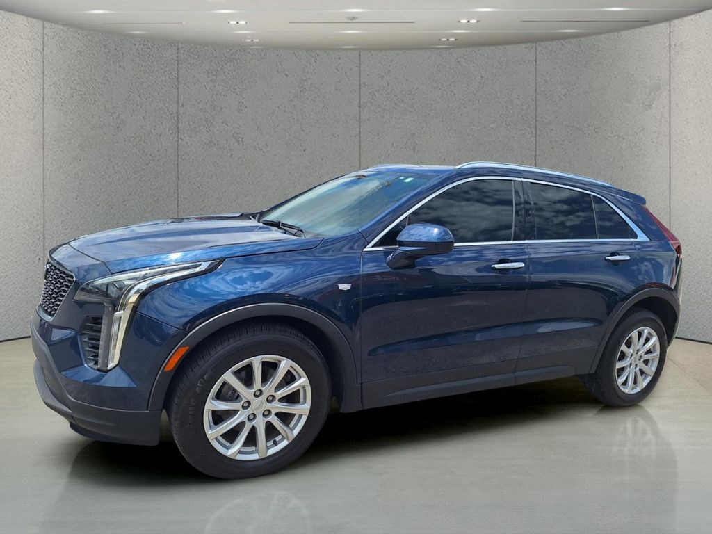 2019 Cadillac XT4 Luxury Image 2 of 33