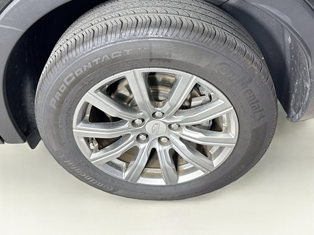 Vehicle image 33 of 34
