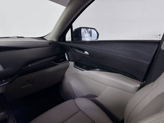 Vehicle image 27 of 34