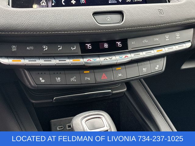 Vehicle image 17 of 34