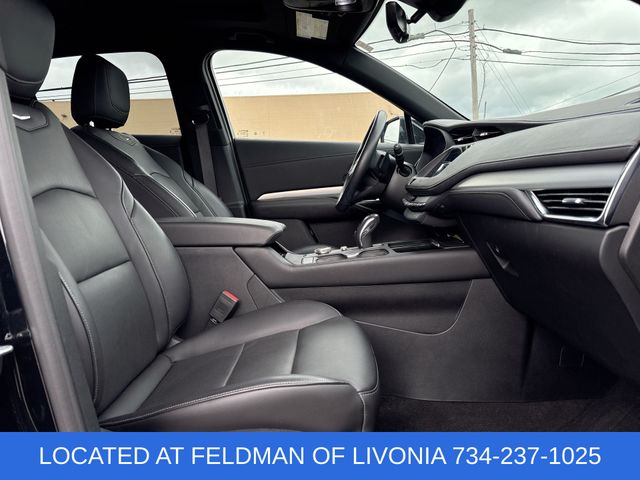 Vehicle image 27 of 34