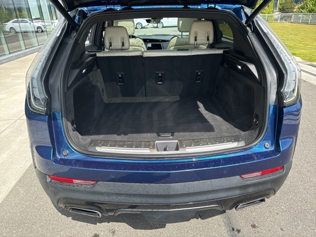 Vehicle image 13 of 21
