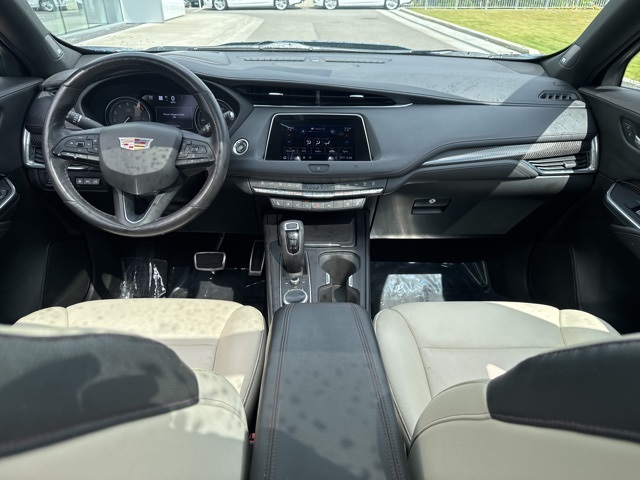 Vehicle image 16 of 21