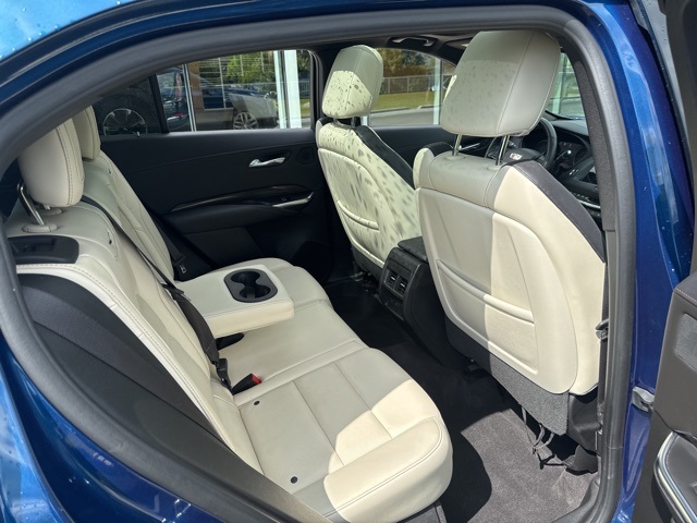 Vehicle image 14 of 21