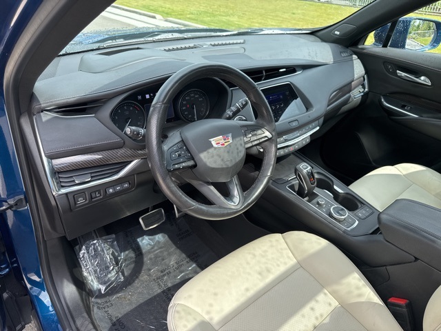 Vehicle image 9 of 21