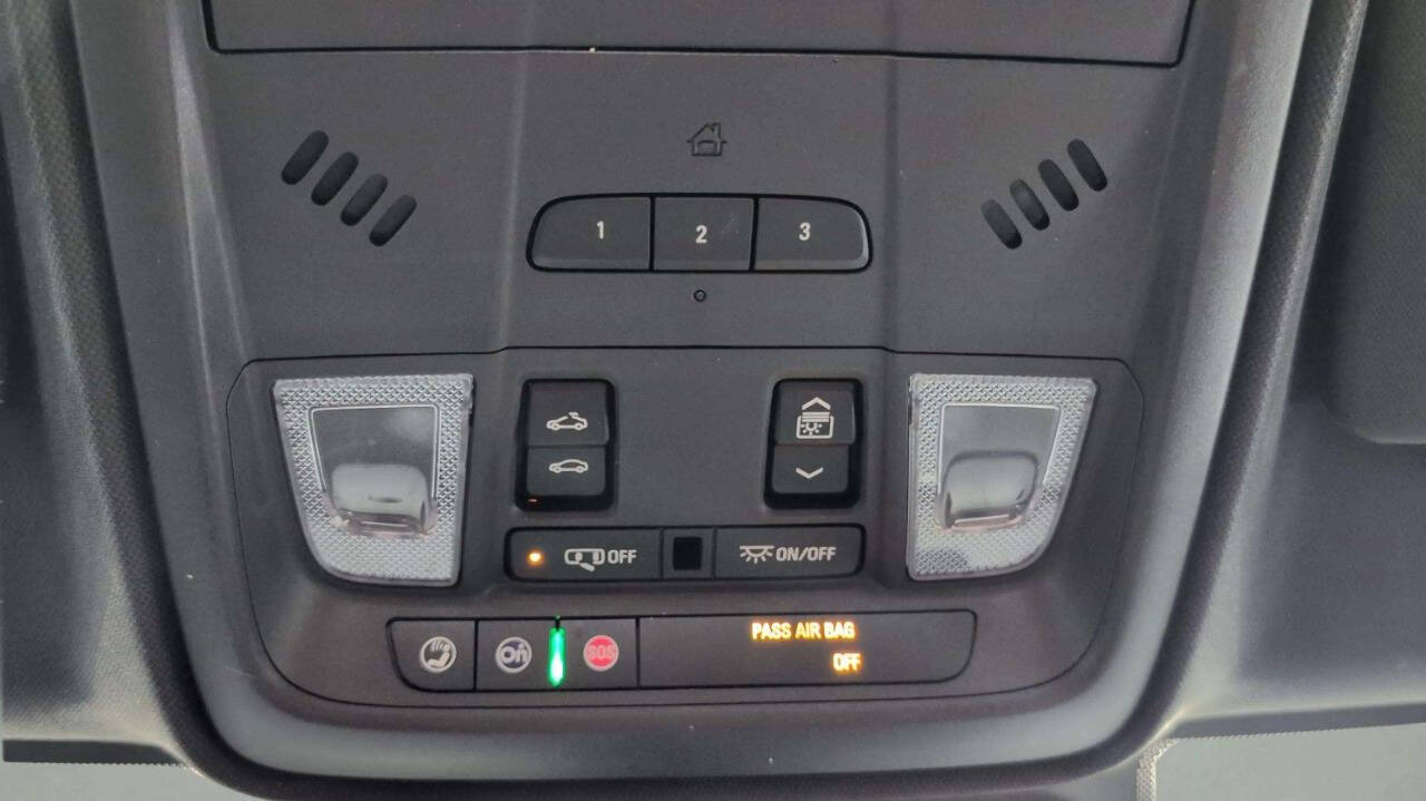 Vehicle image 25 of 40