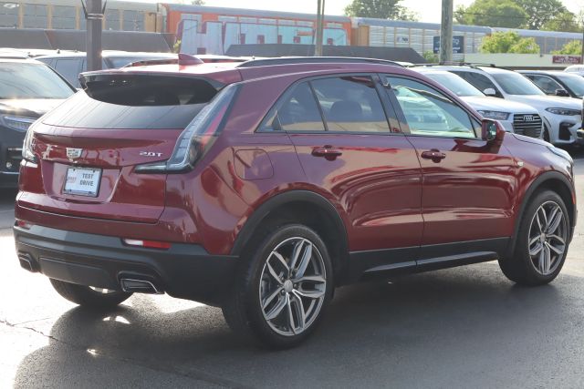2019 Cadillac XT4 Sport Image 2 of 59
